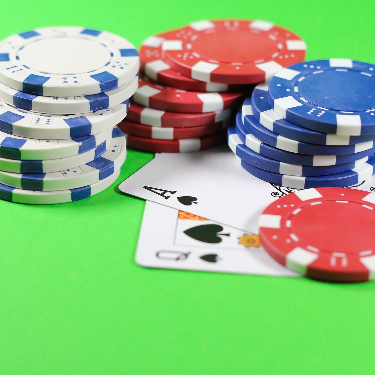 jili free 100 slots and casino sections available on mobile for Philippine players